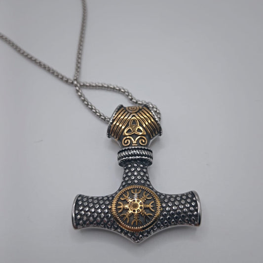 MARTILLO DE THOR CON RUNAS DE PROTECCIÓN