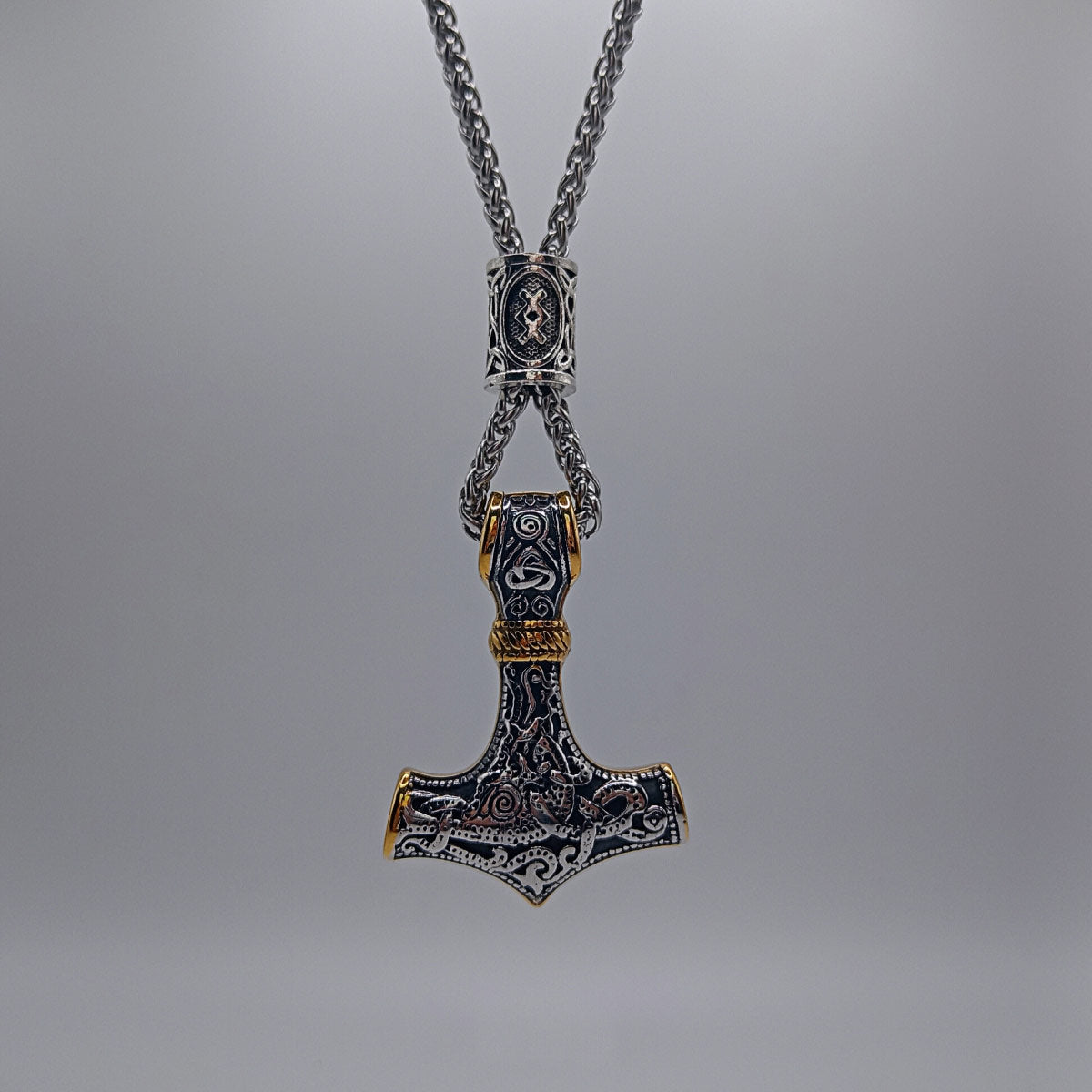 MARTILLO DE THOR CON SIMBOLOGIA  NORDICA